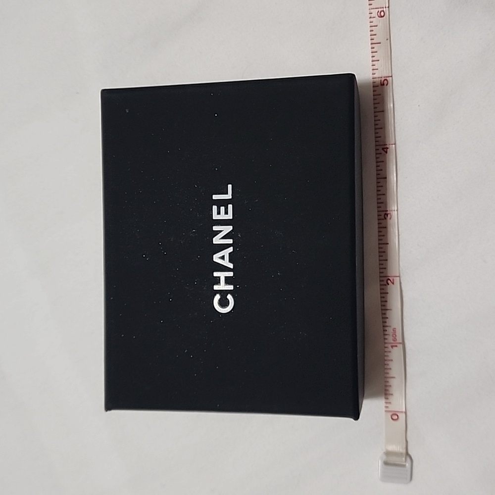 Chanel Gift boxes - Picture 2 of 6